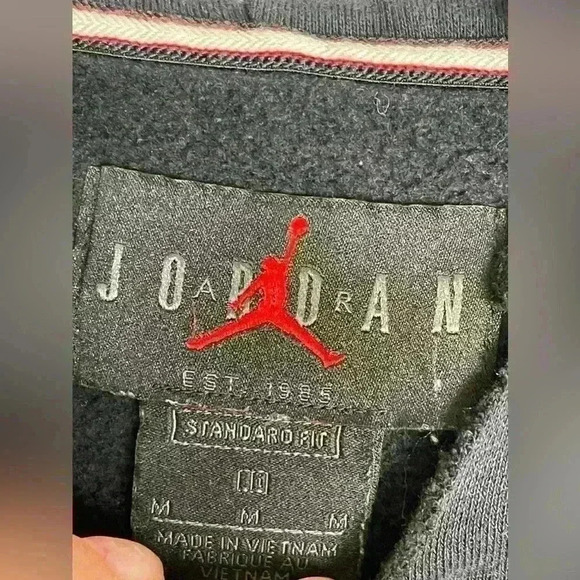 Jordan Women's Black and Red Hoodie - Picture 3 of 8